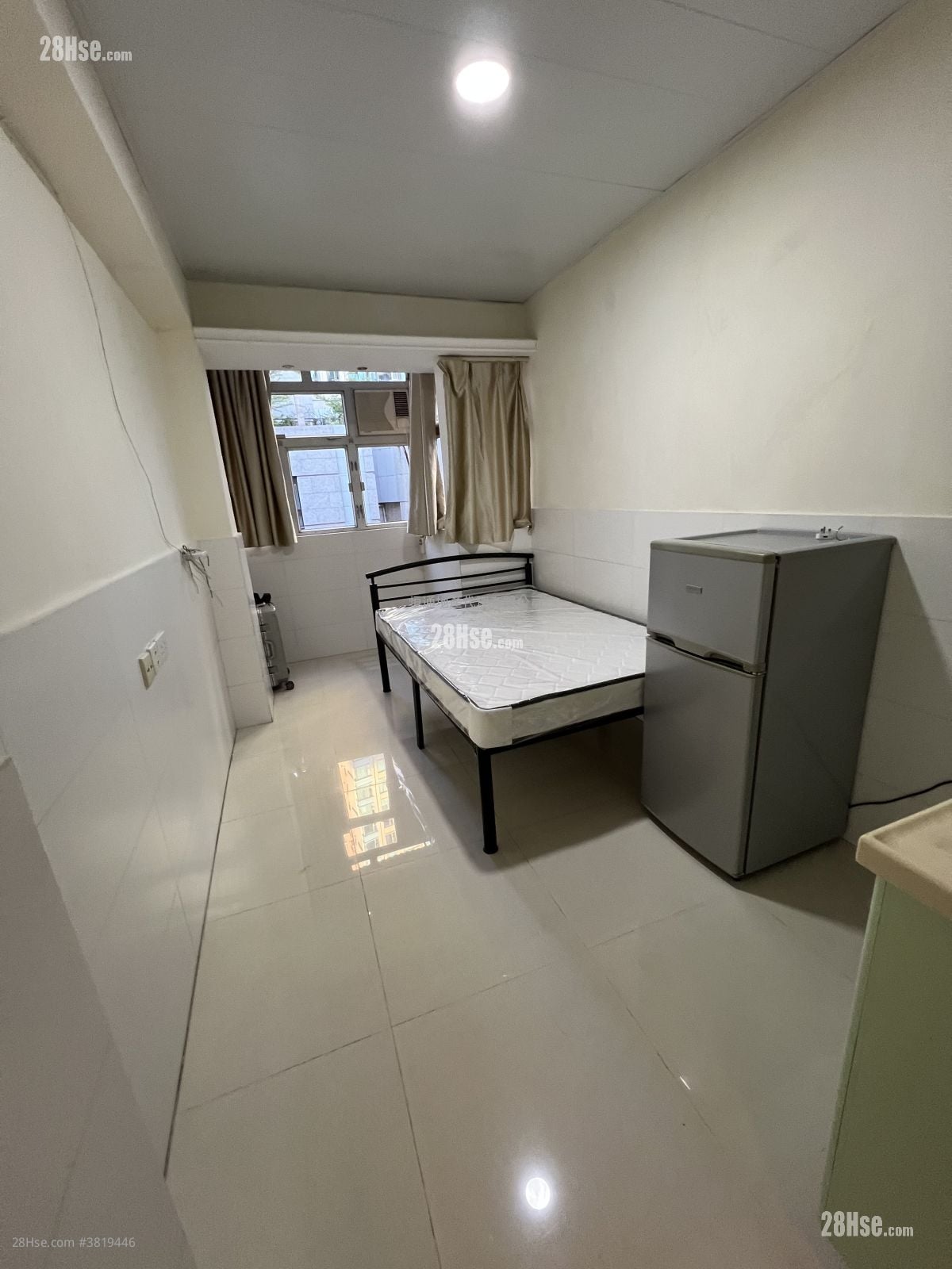 Tung Fat Building Rental Studio , 1 Bathroom 130 ft²