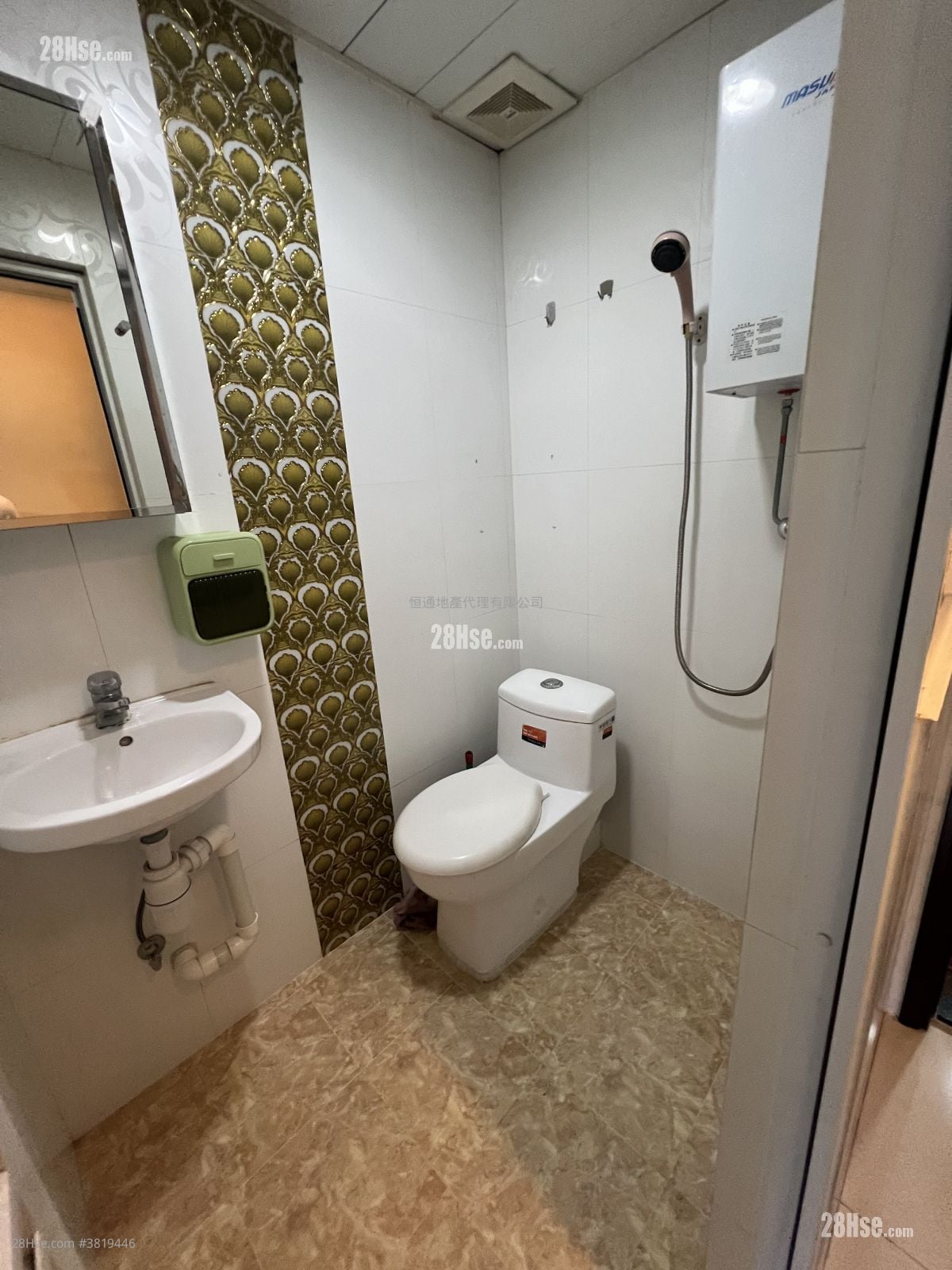Tung Fat Building Rental Studio , 1 Bathroom 130 ft²