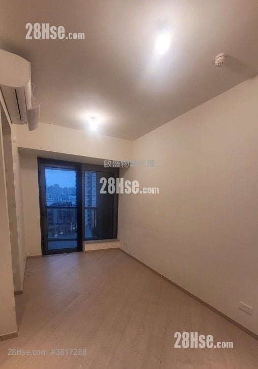 One Victoria Rental 2 Bedrooms , 1 Bathroom 444 ft²
