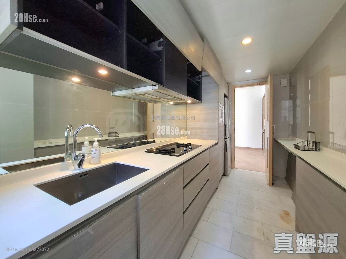 The Visionary Sell 2 Bedrooms 703 ft²