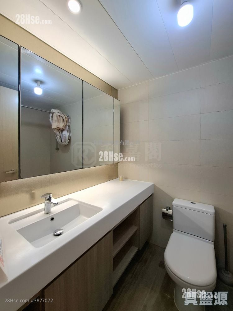 The Visionary Sell 2 Bedrooms 703 ft²