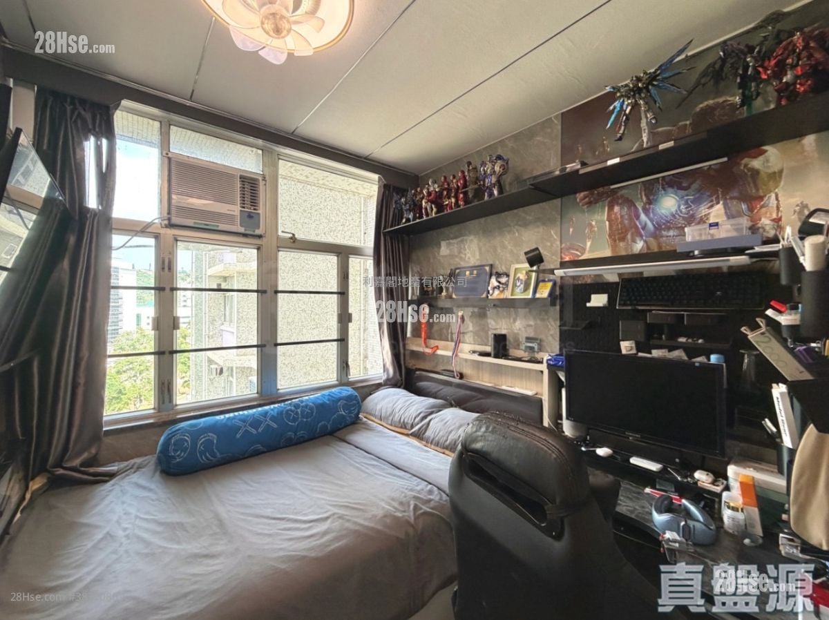 Yu Ming Court Sell 3 Bedrooms 649 ft²
