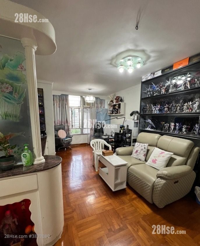 Yu Ming Court Sell 3 Bedrooms 649 ft²