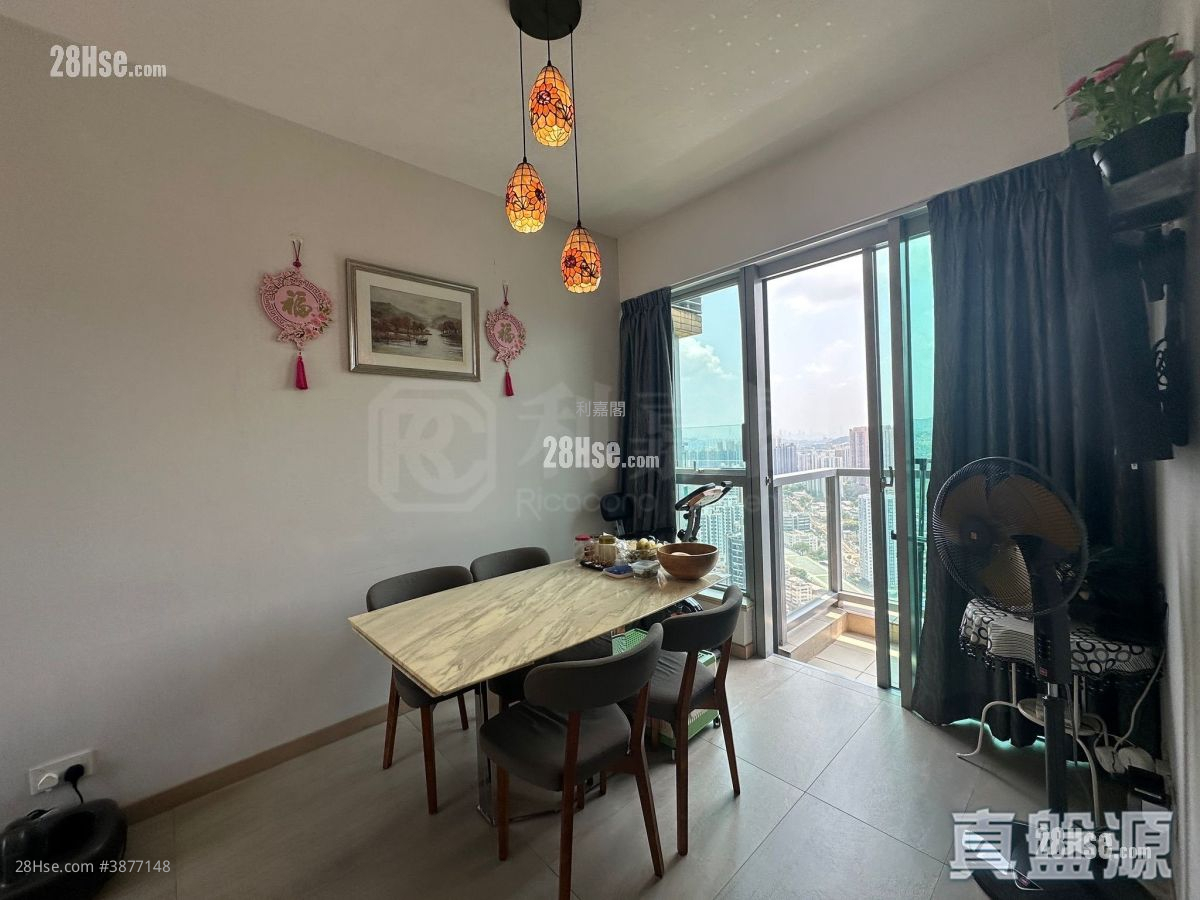 Century Gateway Sell 4 Bedrooms , 2 Bathrooms 919 ft²