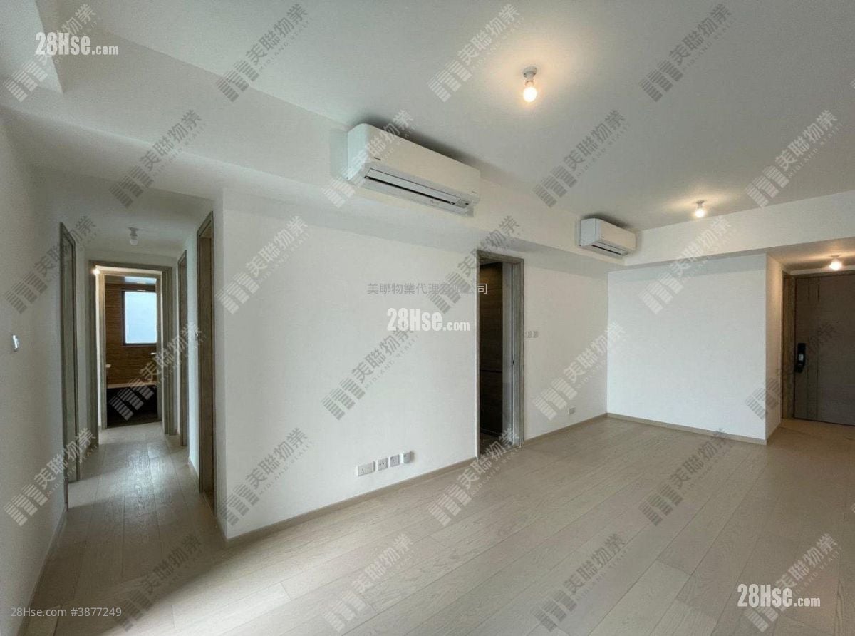 Sea To Sky Rental 3 Bedrooms , 2 Bathrooms 808 ft²