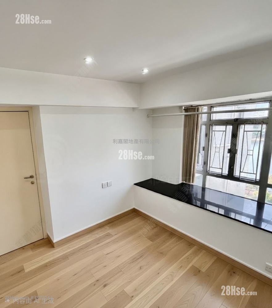 Garden Rivera Sell 2 Bedrooms , 1 Bathroom 242 ft²