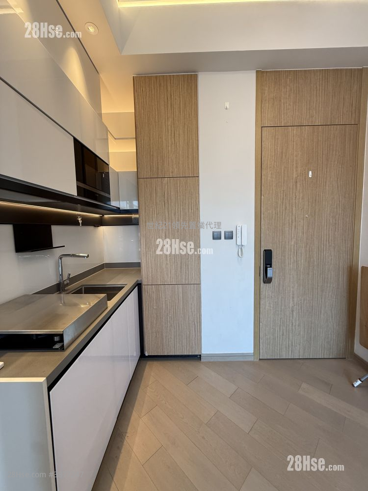 The Vantage Sell 381 ft²