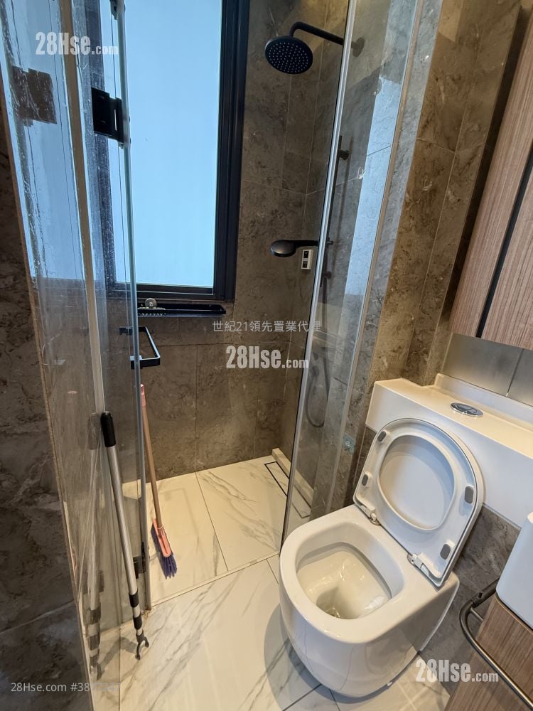 The Vantage Sell 381 ft²