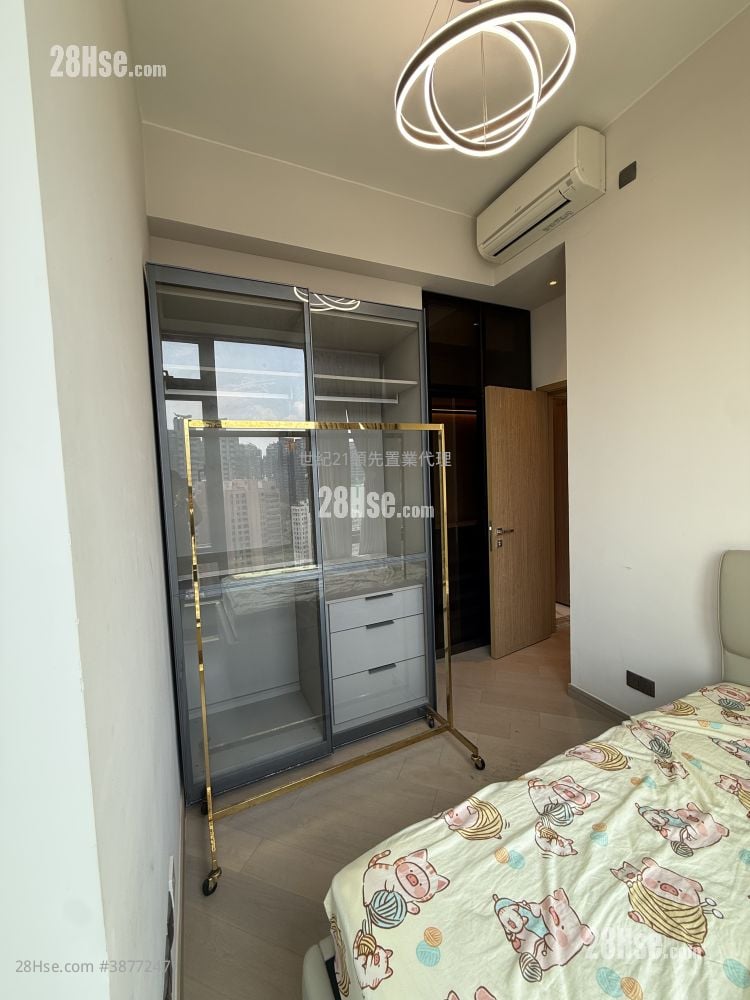 The Vantage Sell 381 ft²