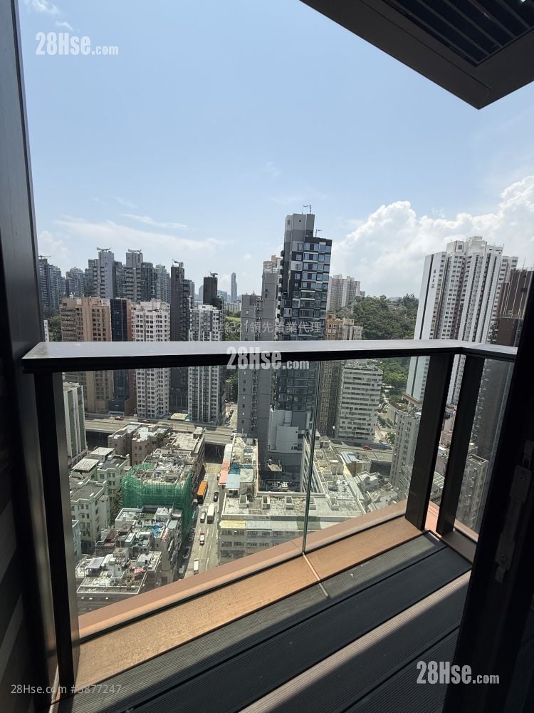 The Vantage Sell 381 ft²