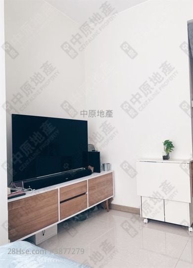 Aurora Sell Studio 218 ft²
