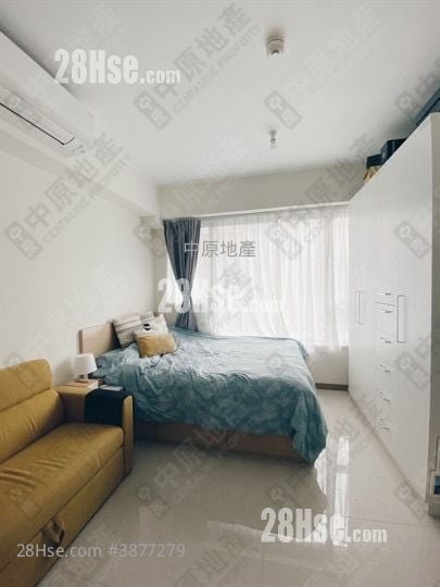 Aurora Sell Studio 218 ft²