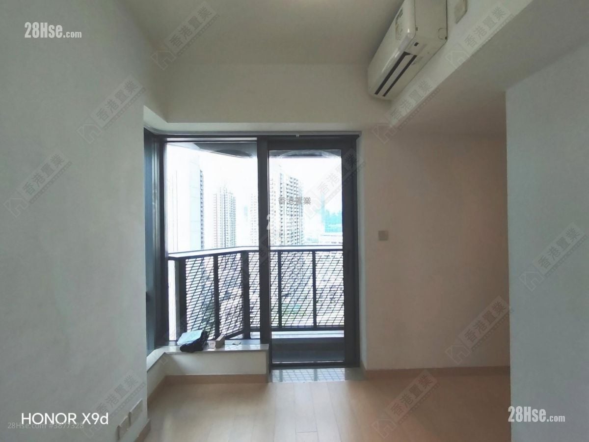 K. Summit Rental 3 Bedrooms , 2 Bathrooms 778 ft²