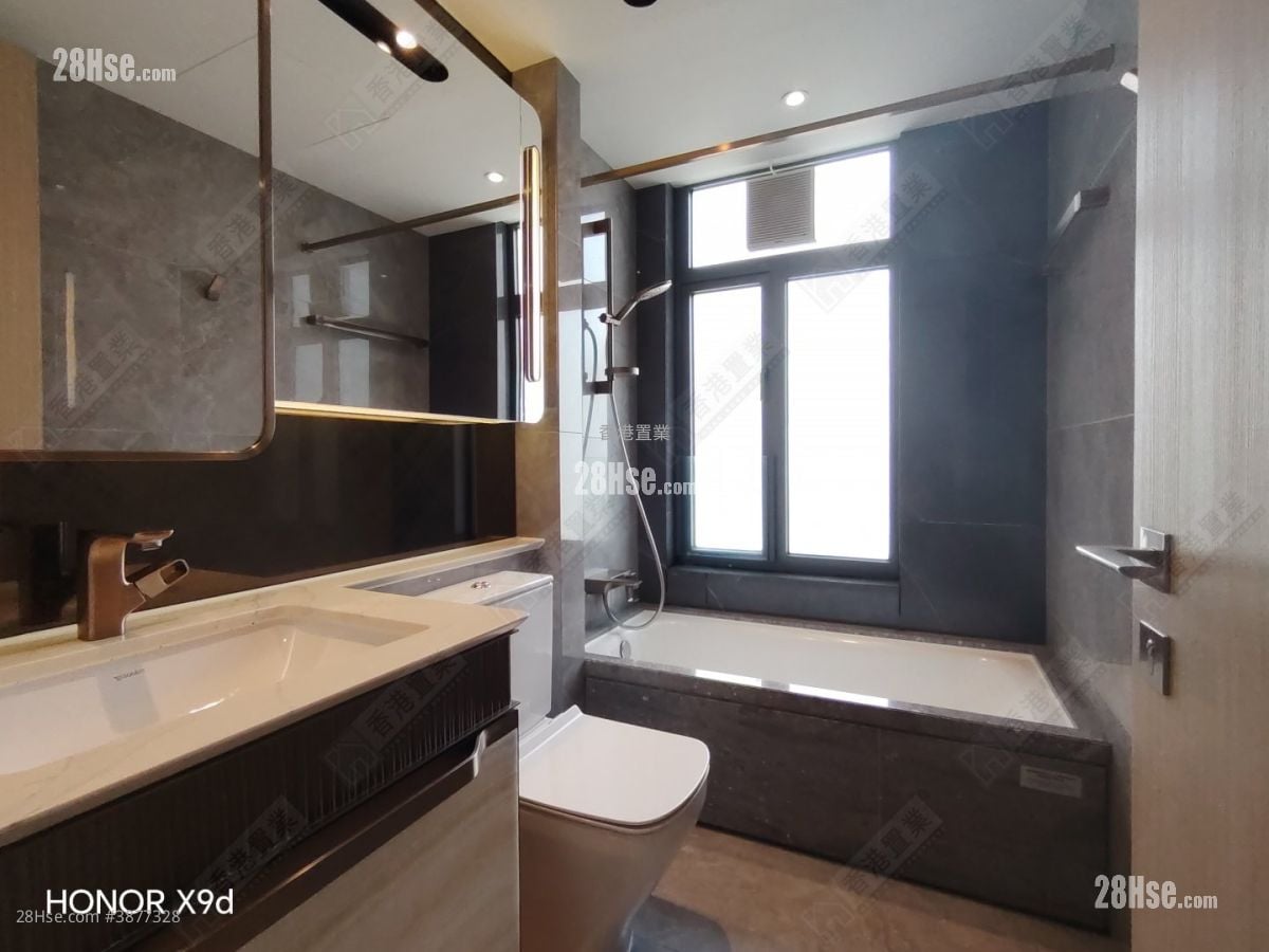 K. Summit Rental 3 Bedrooms , 2 Bathrooms 778 ft²