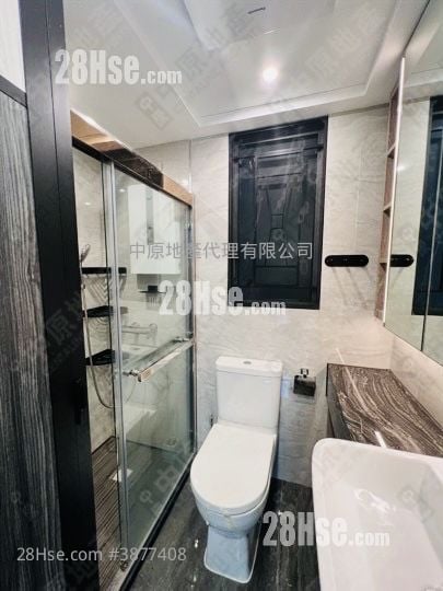 Aurora Sell 2 Bedrooms 423 ft²