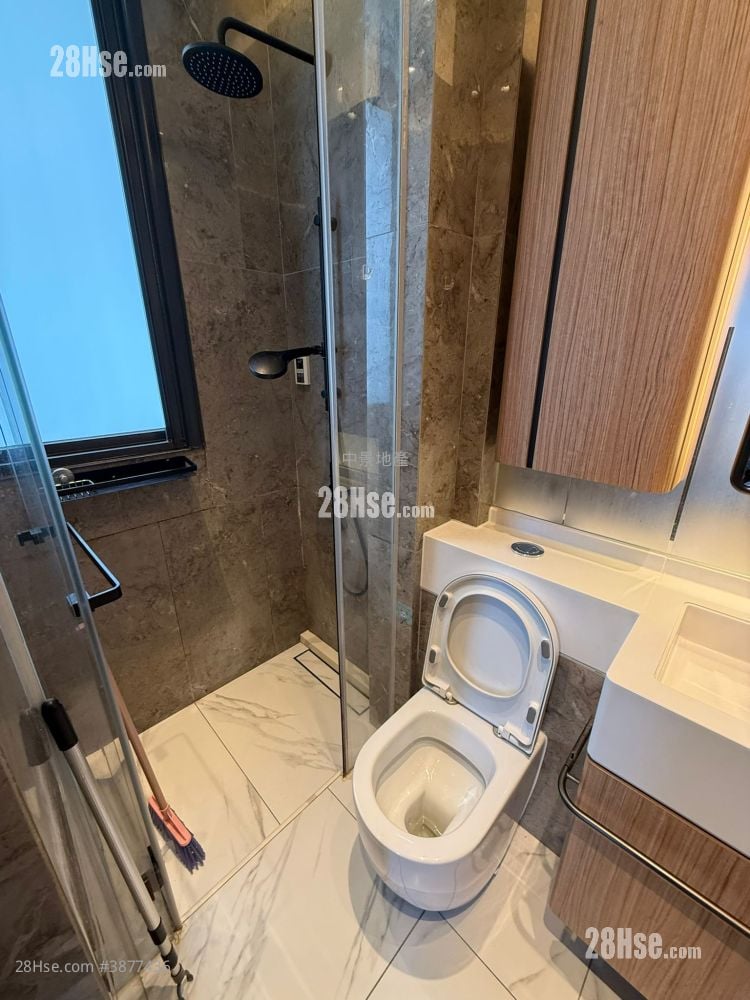 The Vantage Sell 2 Bedrooms , 1 Bathroom 381 ft²