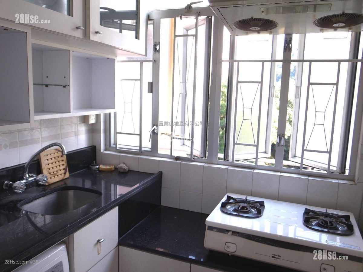 Lily Court Sell 2 Bedrooms , 1 Bathroom 357 ft²