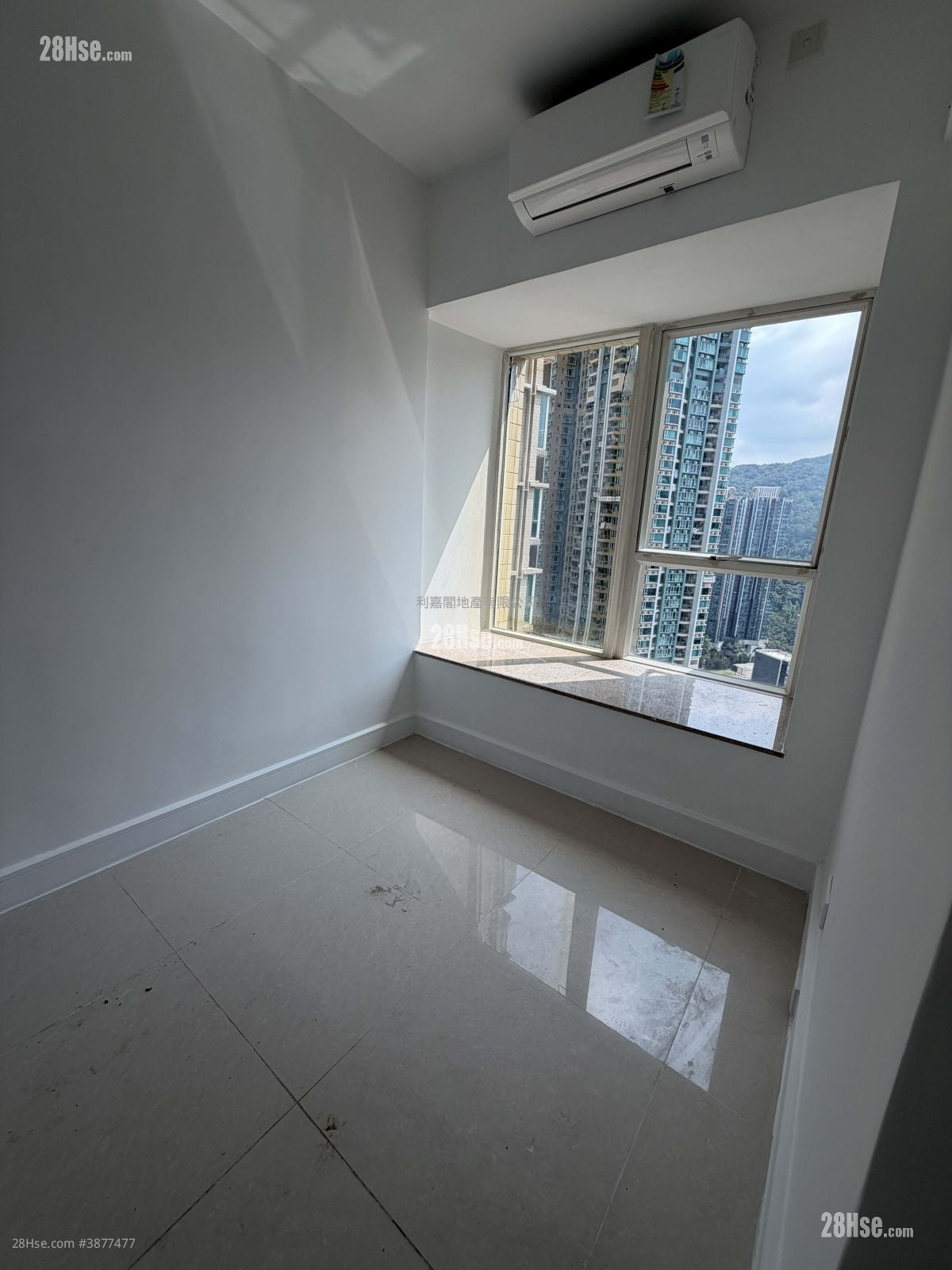 Le Prestige Rental 3 Bedrooms , 2 Bathrooms 728 ft²