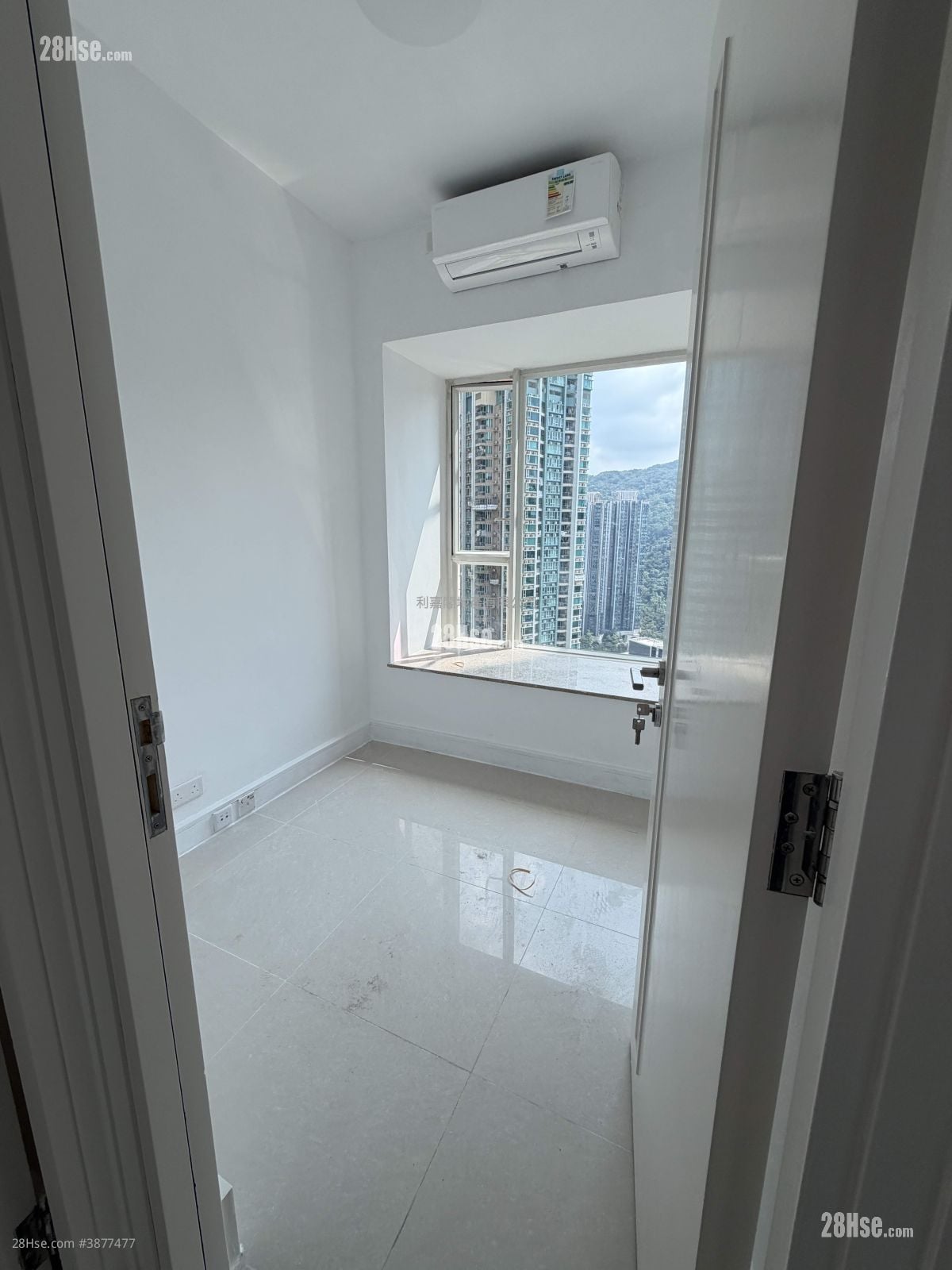 Le Prestige Rental 3 Bedrooms , 2 Bathrooms 728 ft²