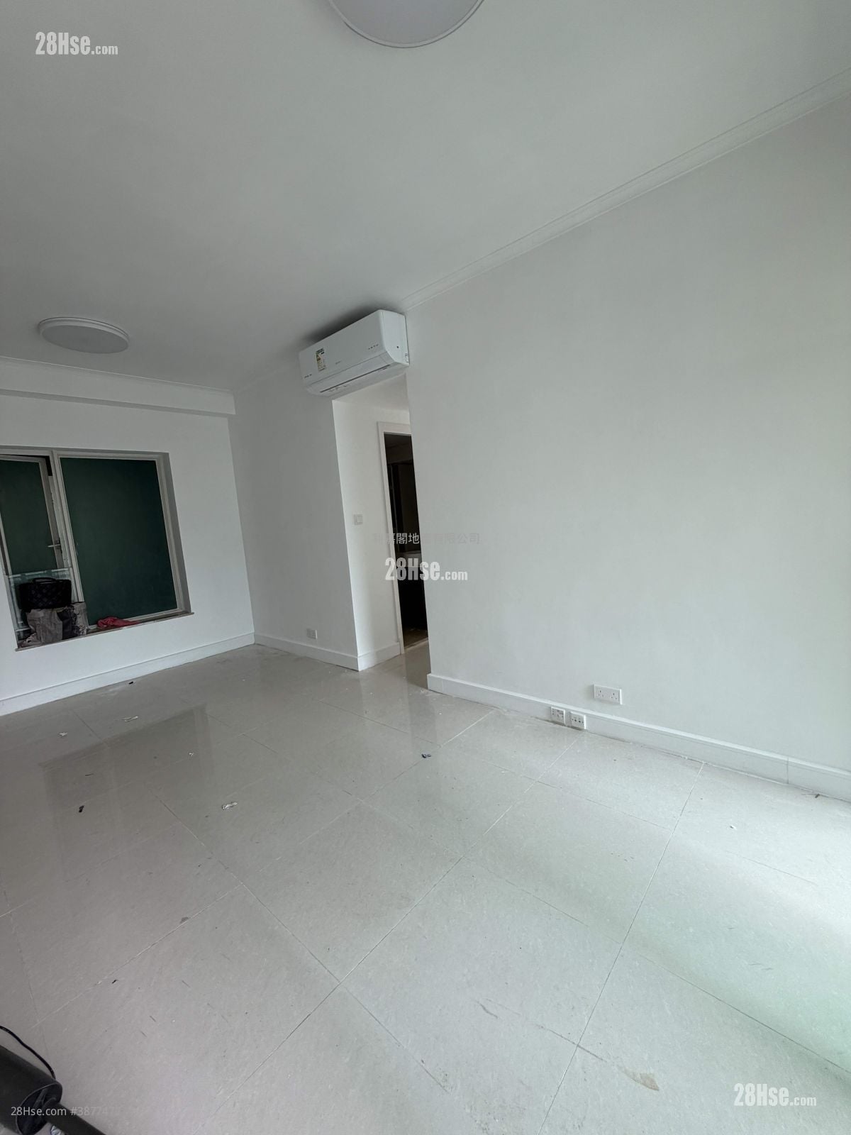 Le Prestige Rental 3 Bedrooms , 2 Bathrooms 728 ft²
