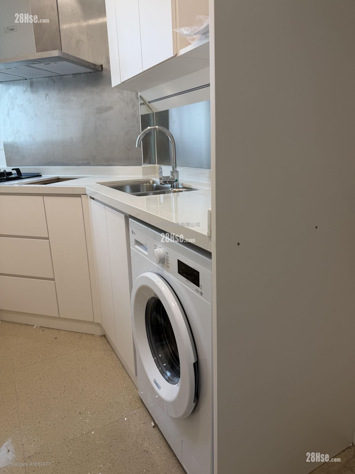 Le Prestige Rental 3 Bedrooms , 2 Bathrooms 728 ft²