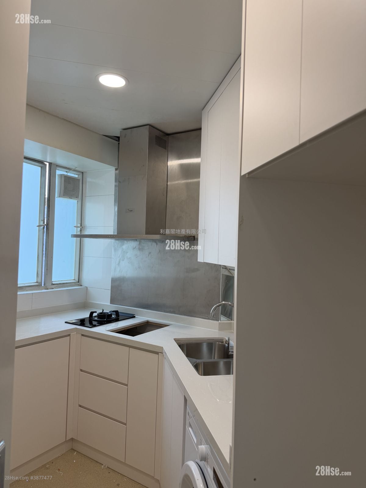 Le Prestige Rental 3 Bedrooms , 2 Bathrooms 728 ft²