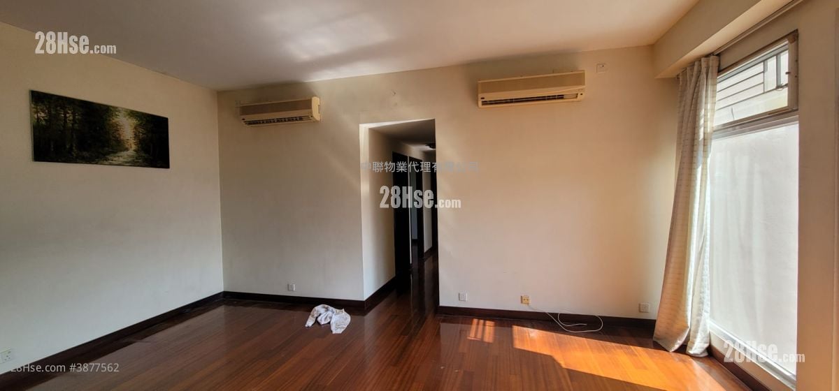 Royal Forest Sell 3 Bedrooms , 2 Bathrooms 1,075 ft²