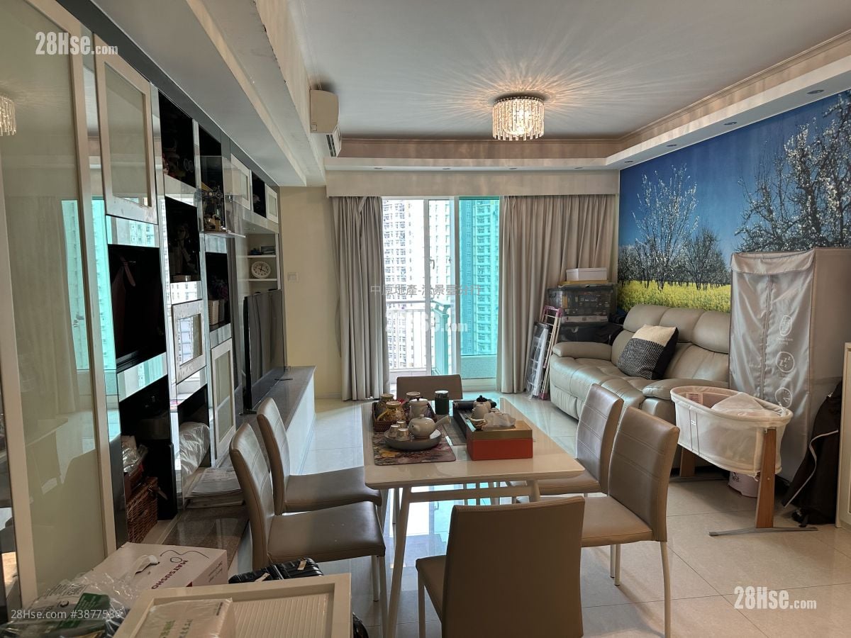 One West Kowloon Sell 3 Bedrooms 872 ft²