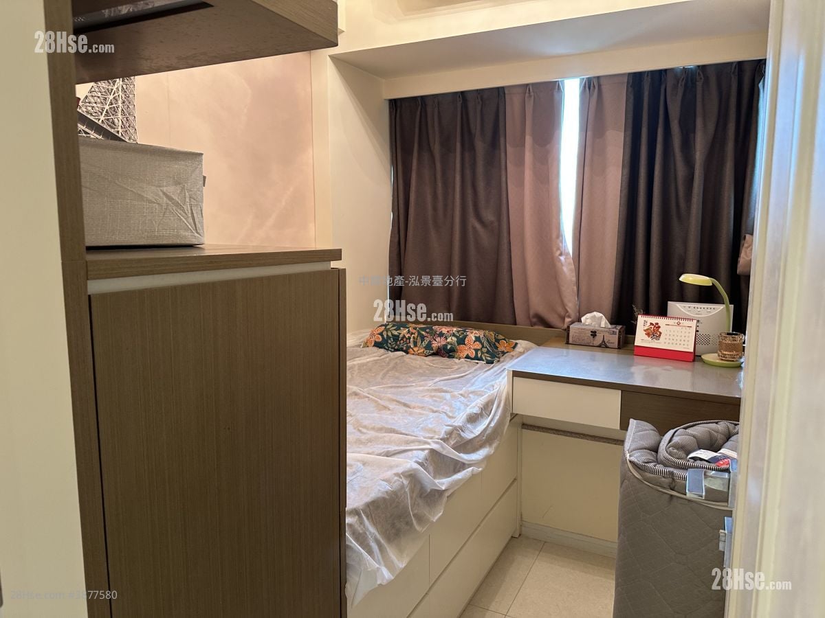 One West Kowloon Sell 3 Bedrooms 872 ft²