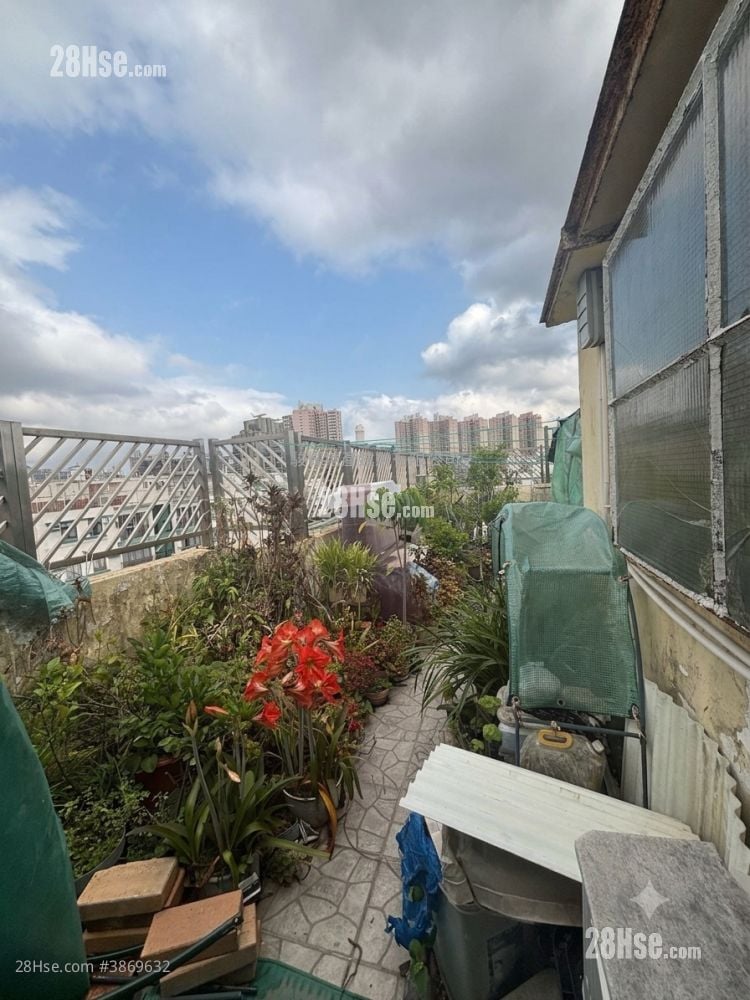 Crystal Court #3869632 For Sale Property Detail Page - Ansicht 2