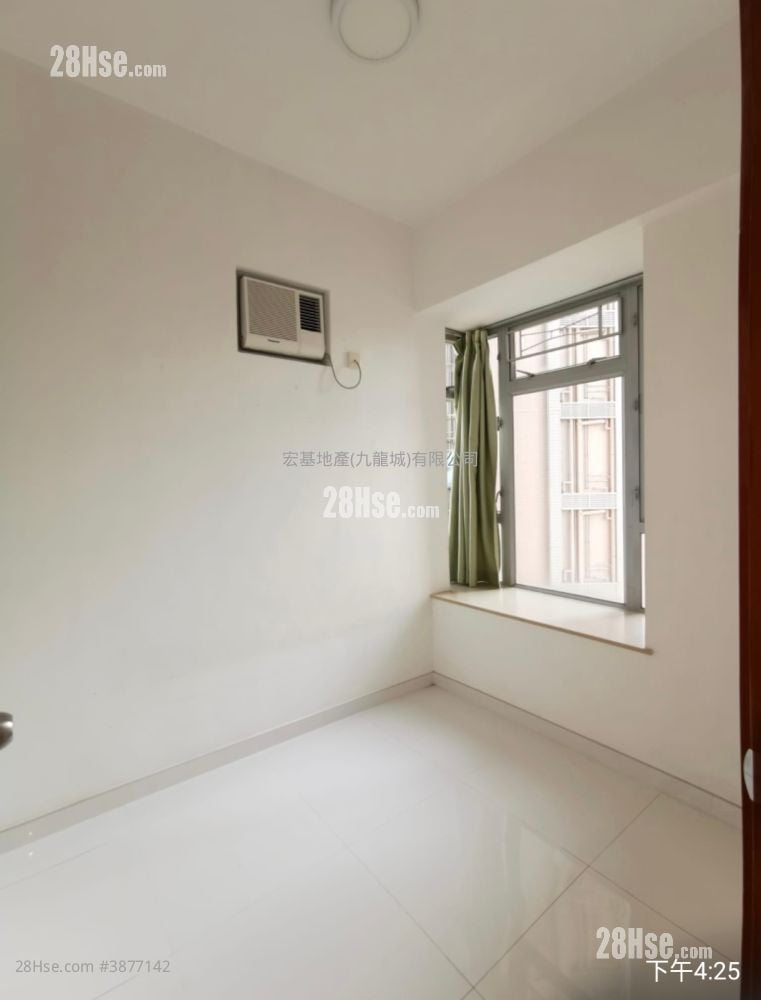 Genius Court Sell 2 Bedrooms , 1 Bathroom 446 ft²