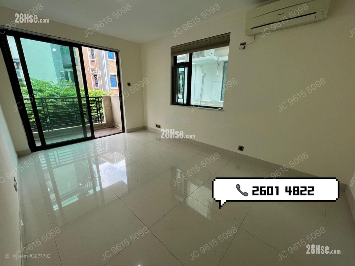 Village Rental 4 Bedrooms , 3 Bathrooms 1,400 ft²
