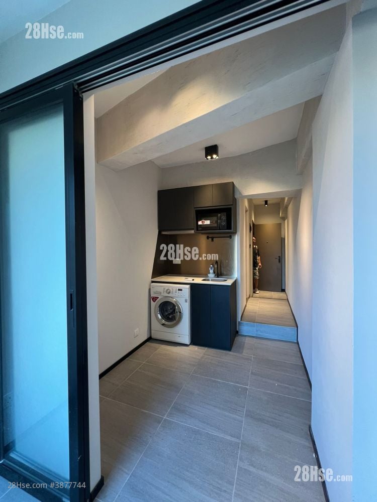Windsor Mansion Rental 1 Bedroom 200 ft²
