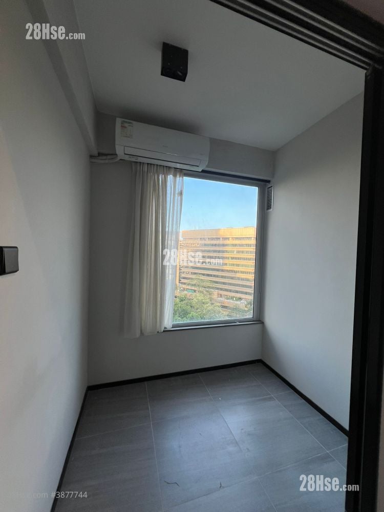 Windsor Mansion Rental 1 Bedroom 200 ft²