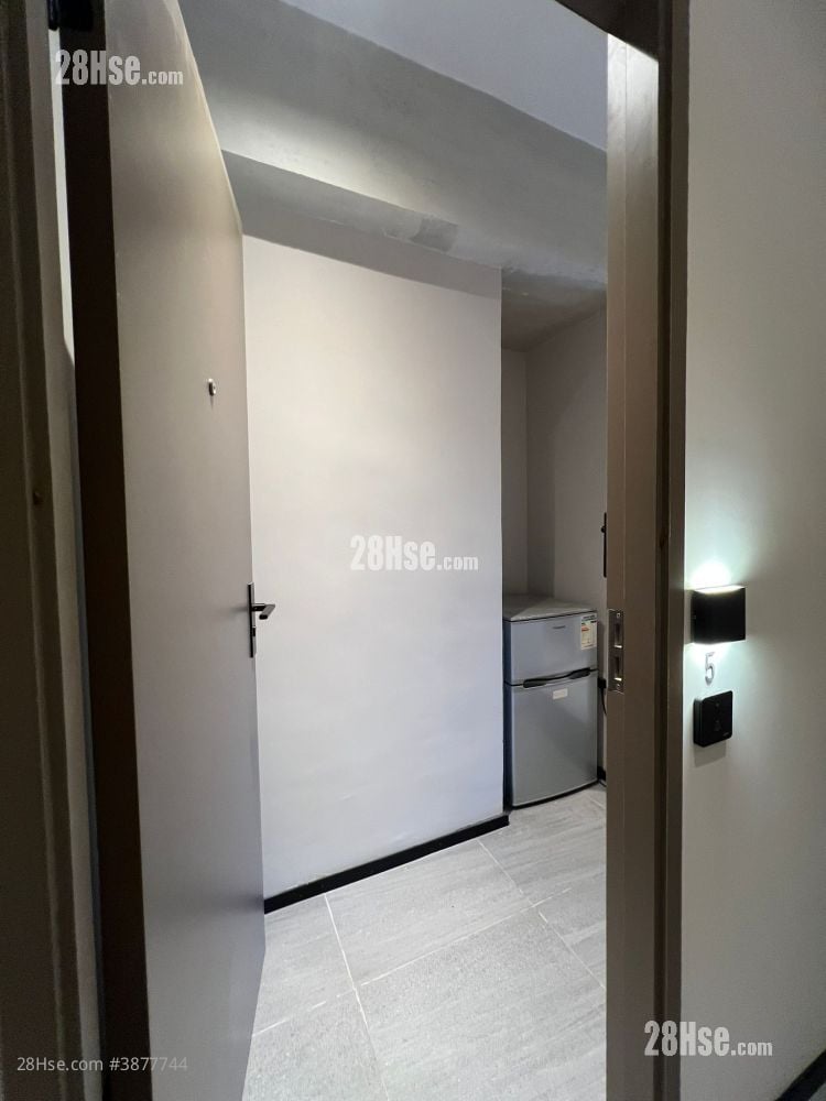 Windsor Mansion Rental 1 Bedroom 200 ft²