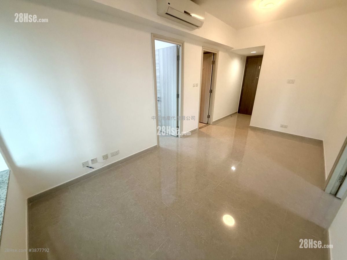 Yuccie Square Sell 2 Bedrooms , 1 Bathroom 430 ft²