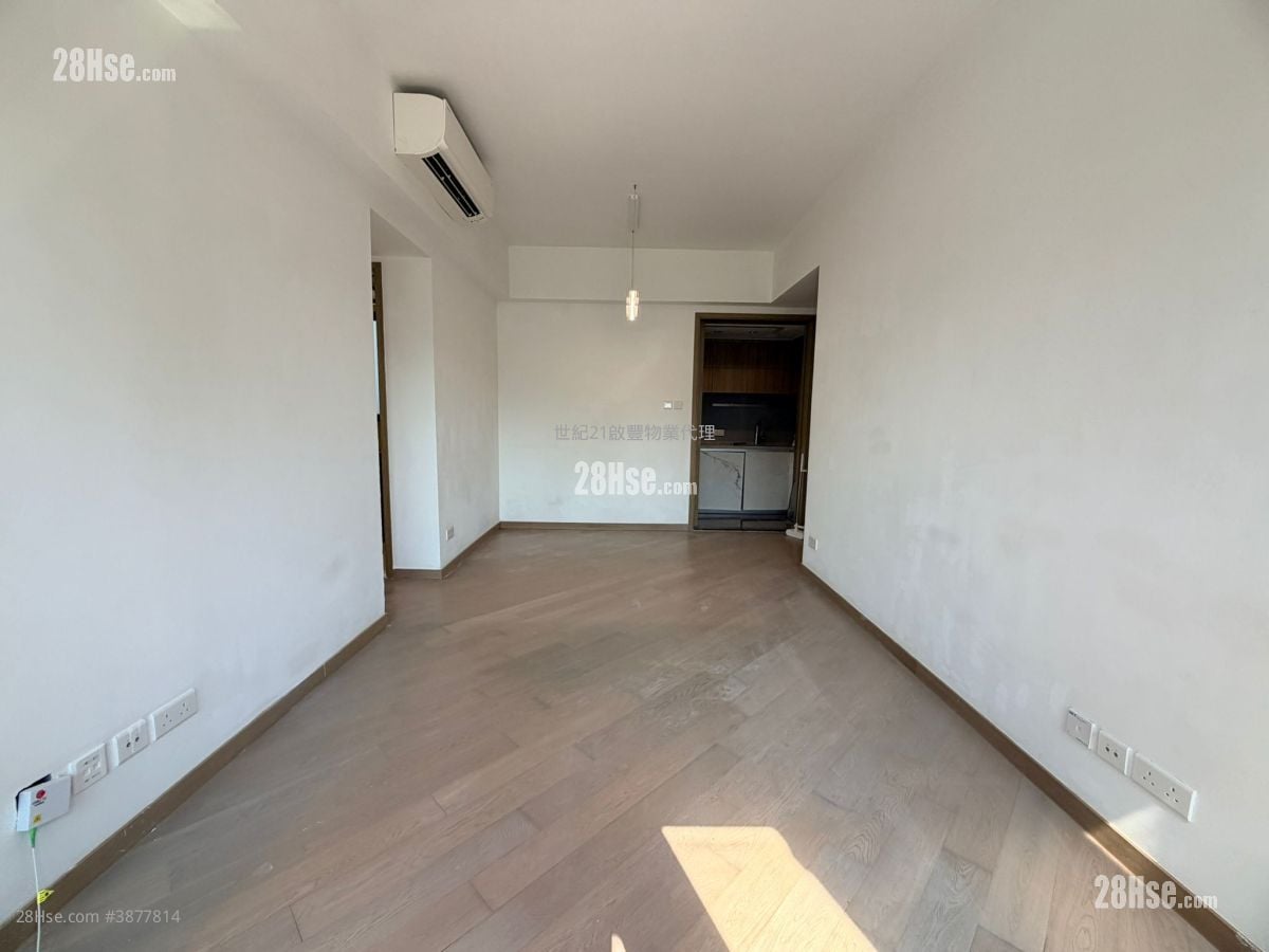 Upper River Bank Rental 3 Bedrooms , 3 Bathrooms 760 ft²