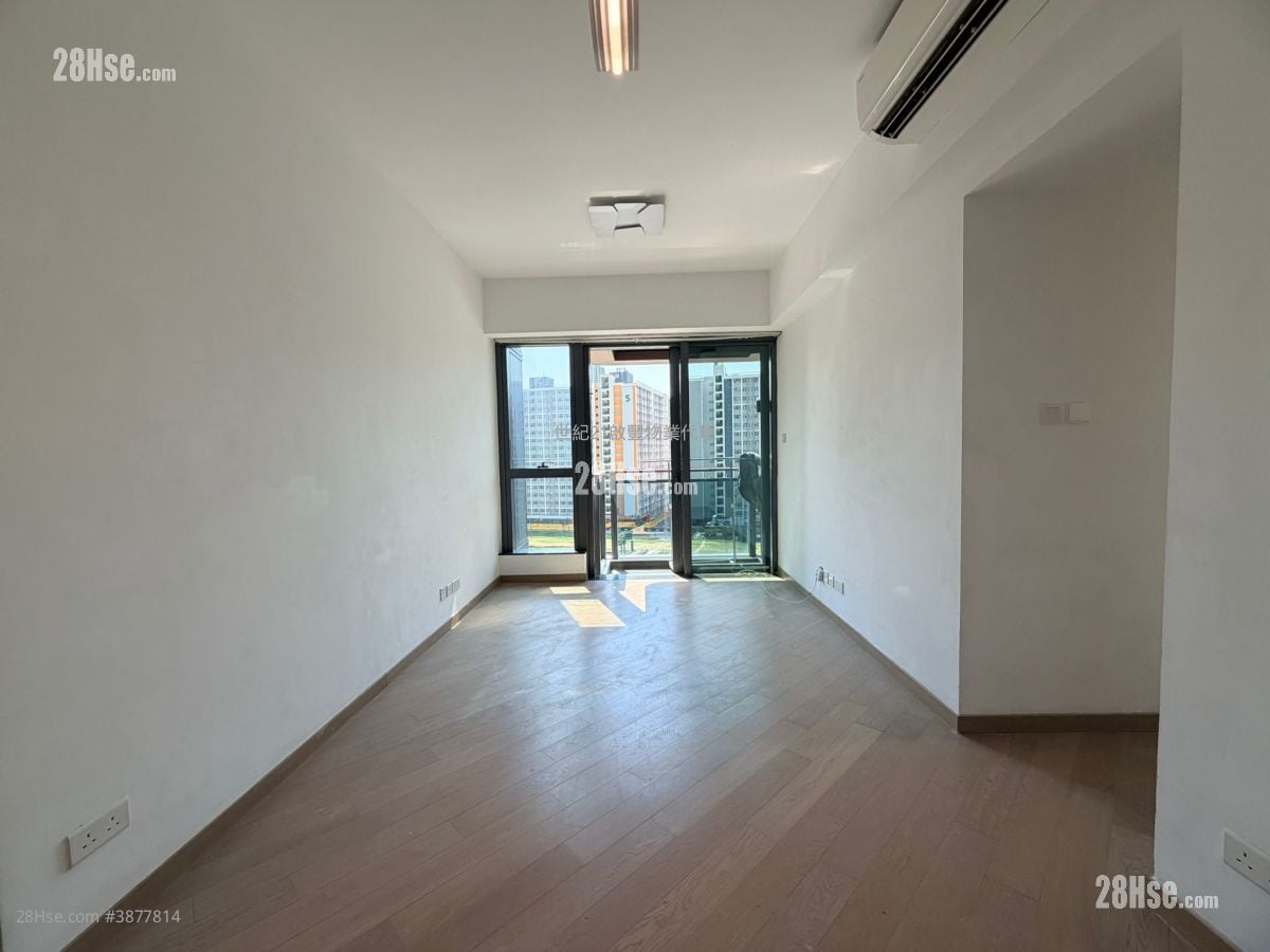 Upper River Bank Rental 3 Bedrooms , 3 Bathrooms 760 ft²