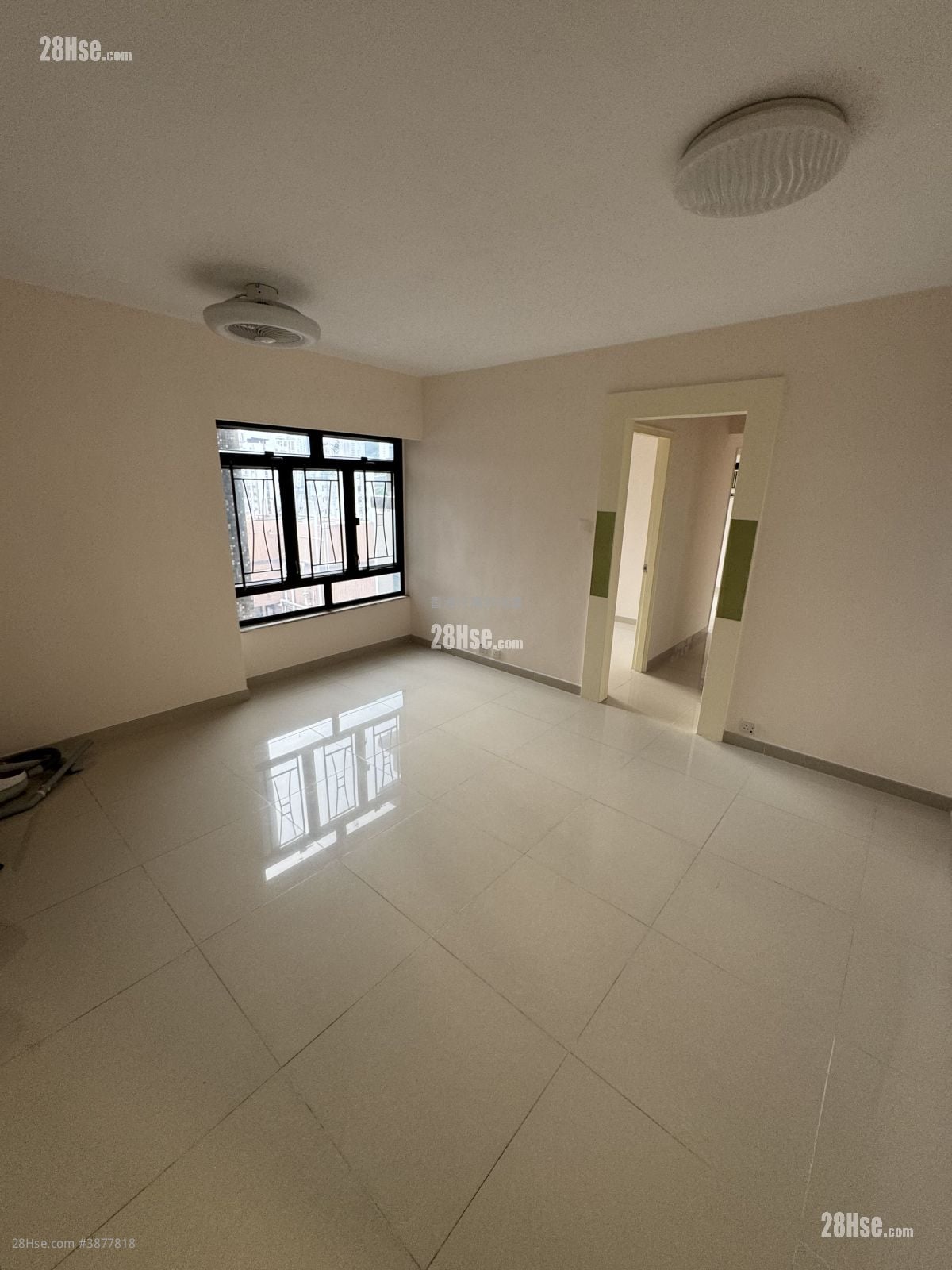 Comfort Centre Rental 3 Bedrooms , 1 Bathroom 511 ft²