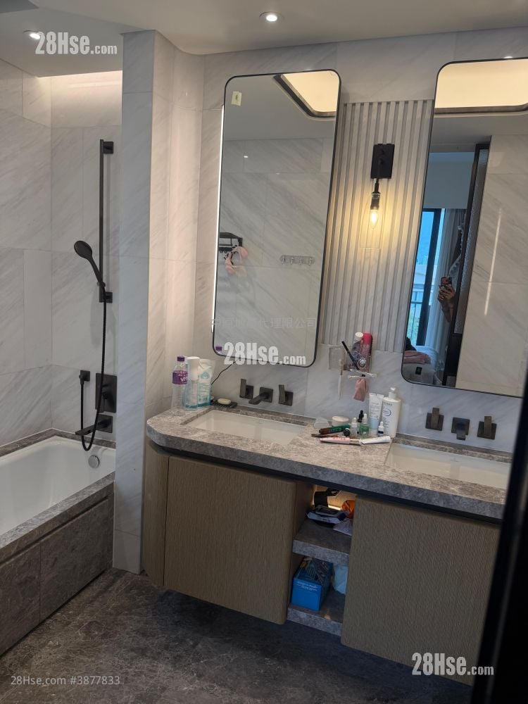 Villa Lucca Sell 3 Bedrooms 1,187 ft²