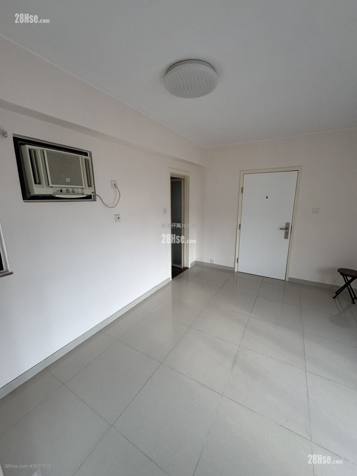 Comfort Centre Rental 3 Bedrooms , 1 Bathroom 511 ft²