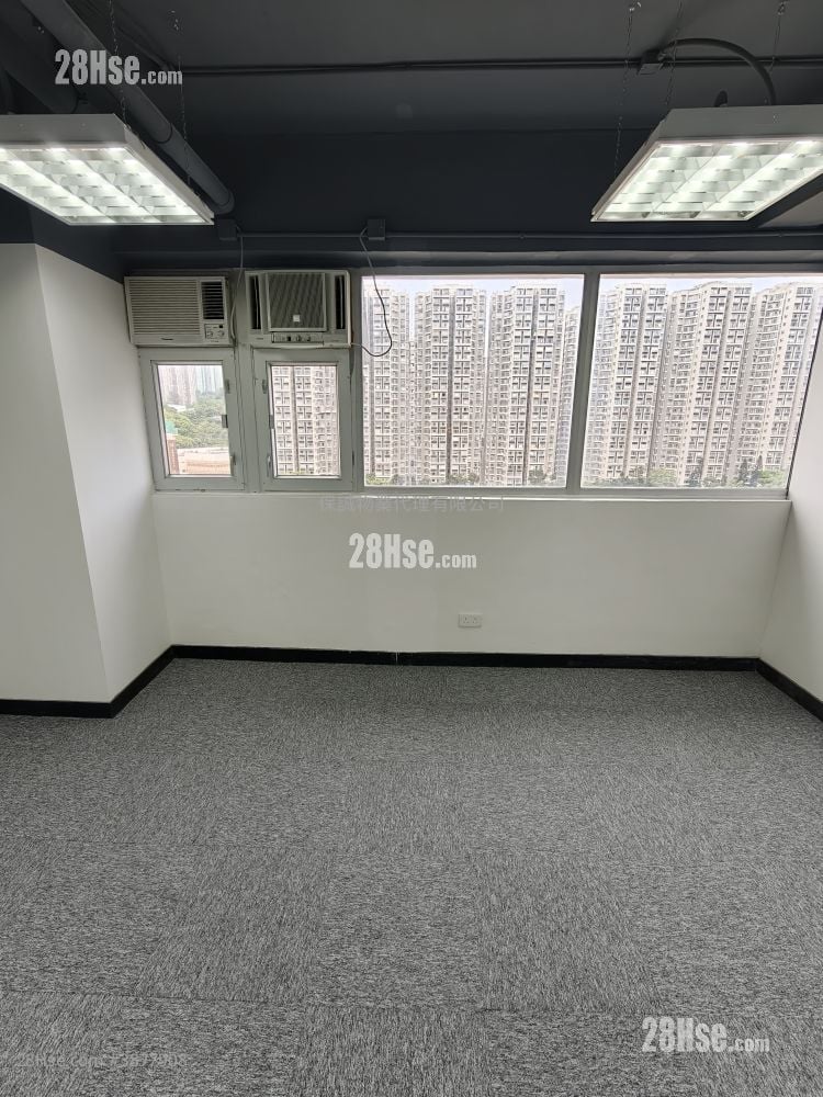 Liven House Rental 566 ft²