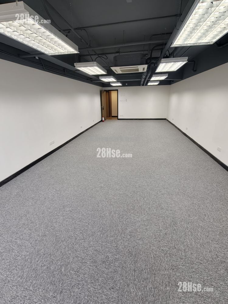 Liven House Rental 566 ft²