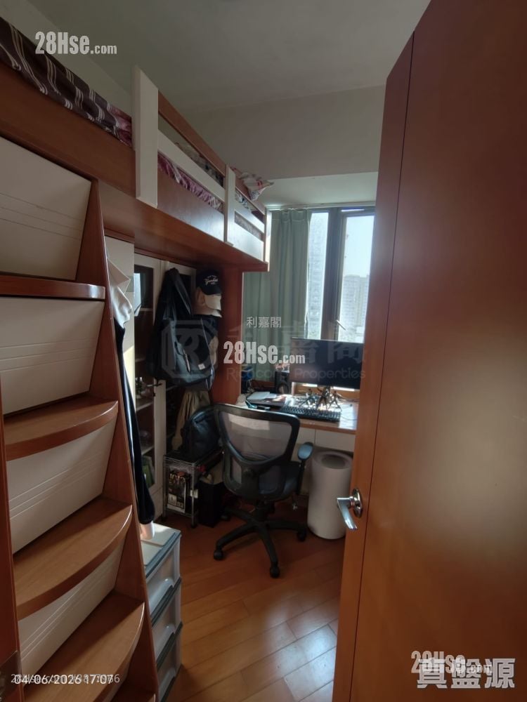 Noble Hill Sell 2 Bedrooms , 1 Bathroom 503 ft²