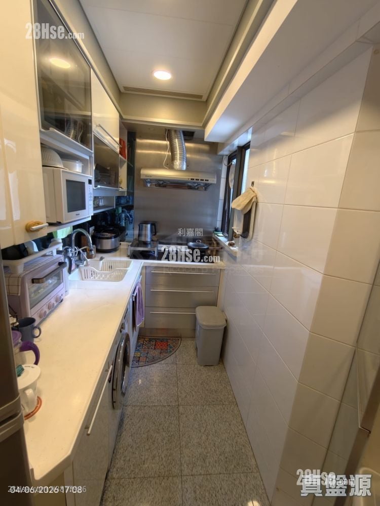 Noble Hill Sell 2 Bedrooms , 1 Bathroom 503 ft²