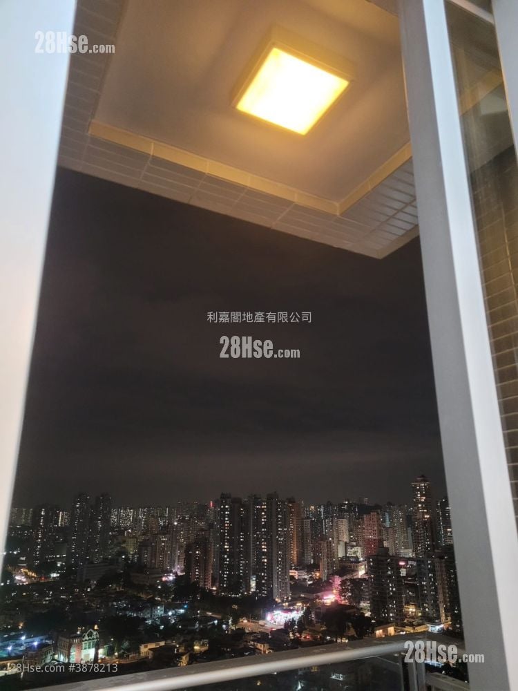The Reach Sell 2 Bedrooms , 1 Bathroom 403 ft²