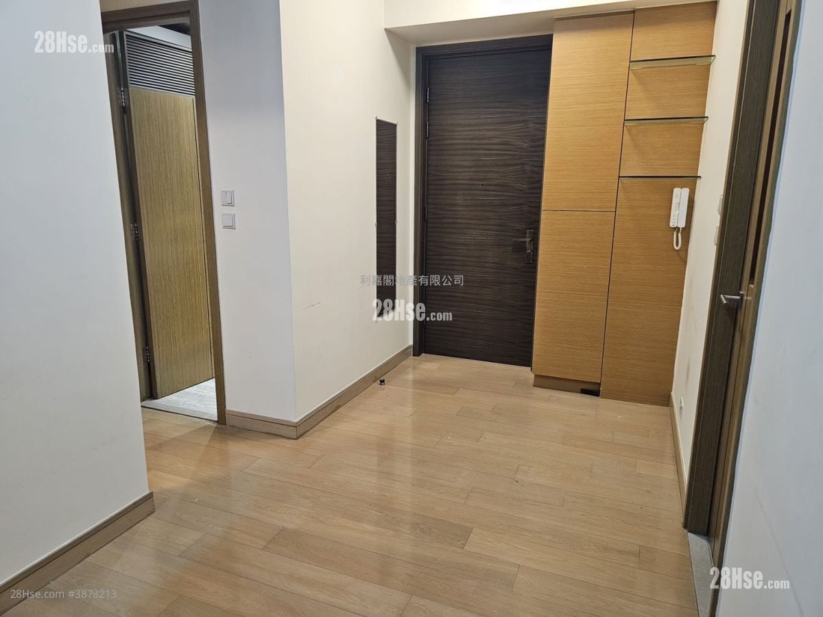 The Reach Sell 2 Bedrooms , 1 Bathroom 403 ft²