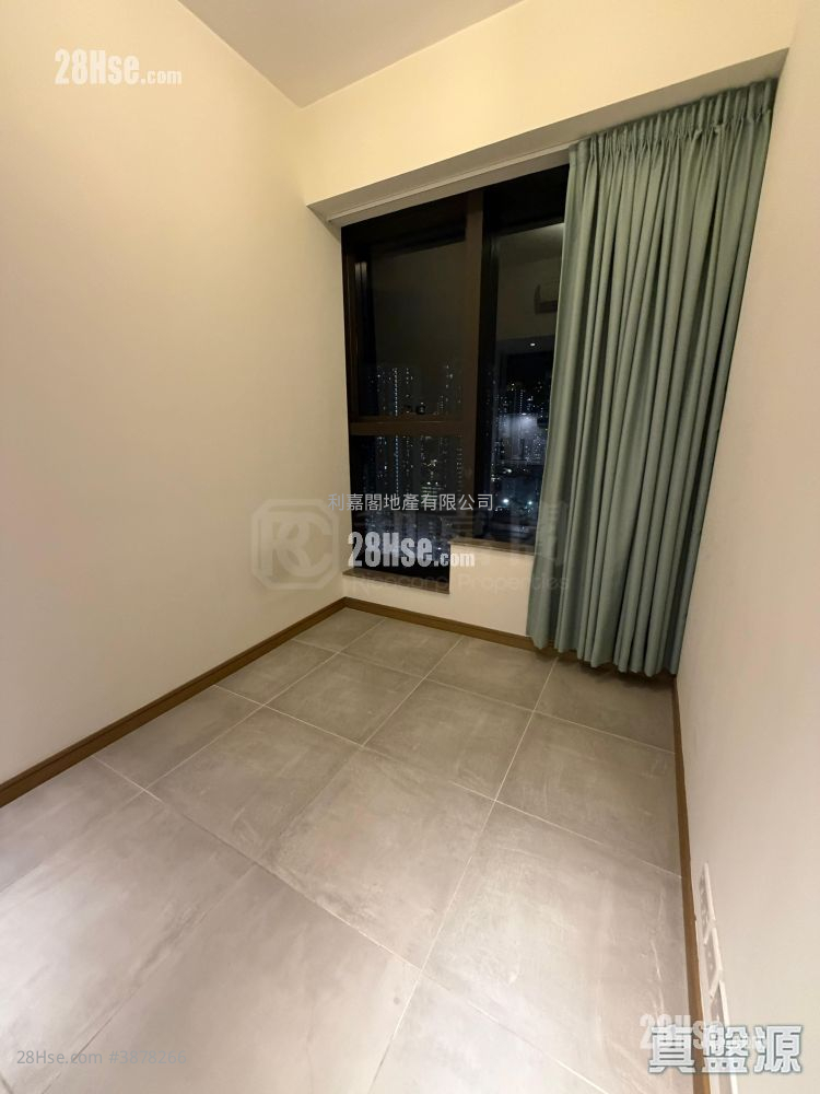 Ava61 Sell Studio , 1 Bathroom 150 ft²