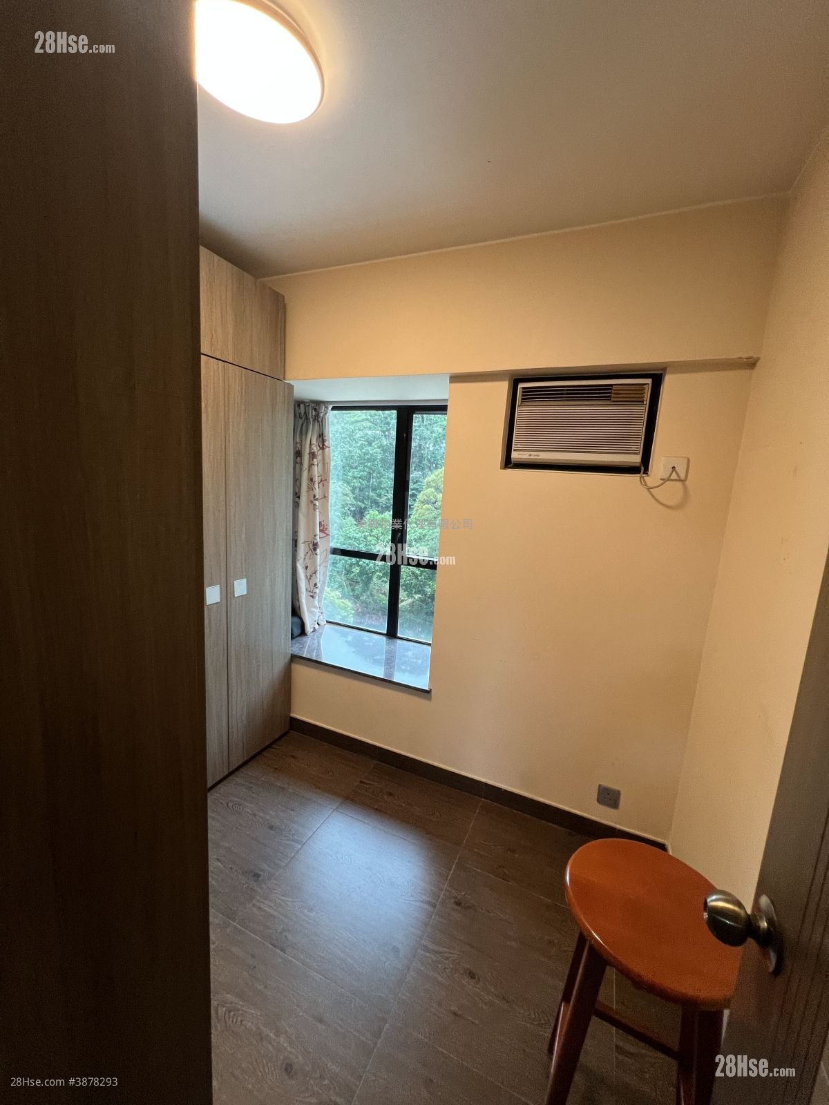 bedroom 2: Hanley Villa Sell 3 Bedrooms , 2 Bathrooms 593 ft²