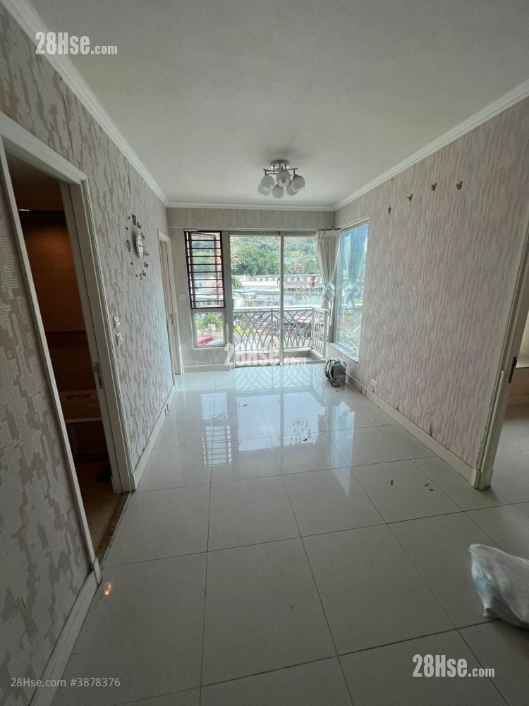 Uptown Sell 2 Bedrooms 530 ft²